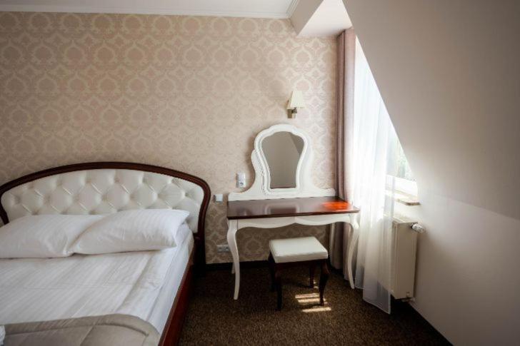 Hotel Palacowa Наріль Екстер'єр фото